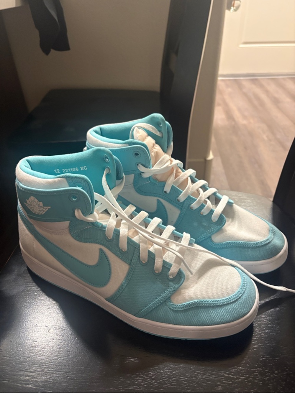 Nike High-Top Sneakers in Teal & White